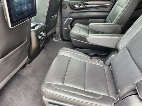 Used 2022 GMC Yukon XL Denali image 29