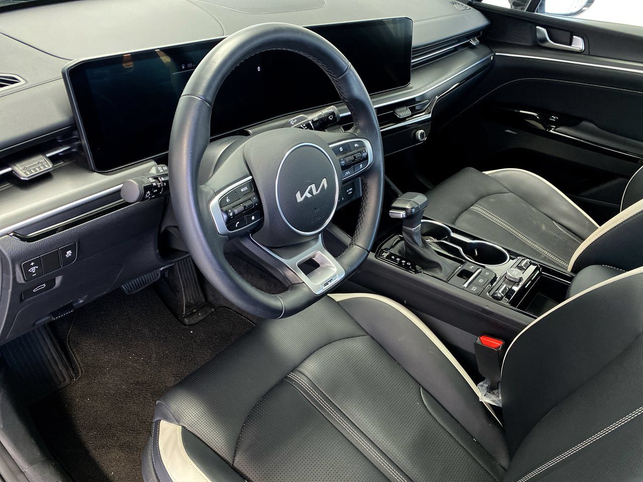 Certified 2026 Kia K5 GT-Line w/ GT-Line Premium Package FWD image 21