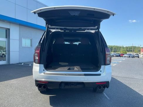 Used 2023 Chevrolet Suburban High Country w/ Premium Package 2 AWD/4WD image 19