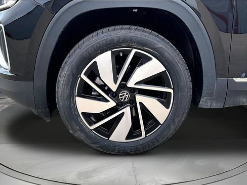 Used 2025 Volkswagen Atlas SEL AWD/4WD image 37