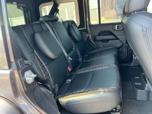 Used 2021 Jeep Wrangler Unlimited Sahara AWD/4WD image 29