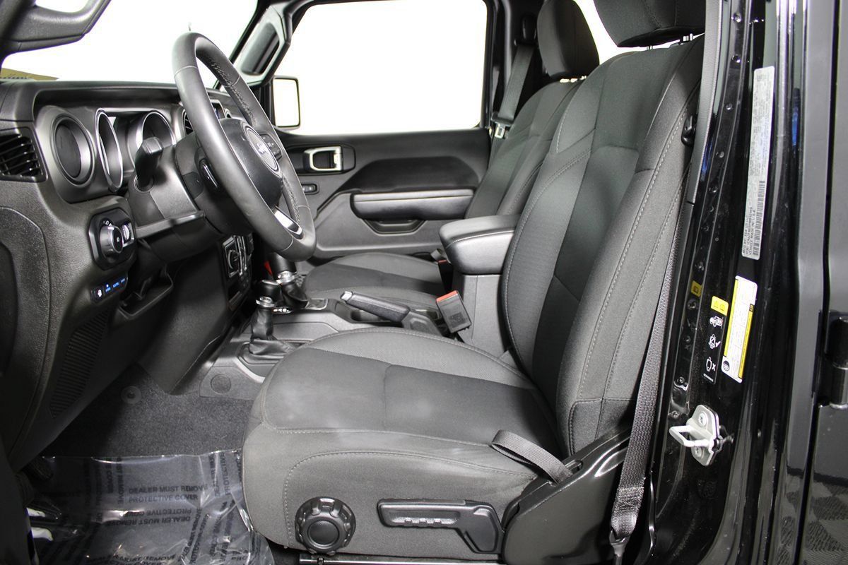 Used 2023 Jeep Wrangler Unlimited w/ Cold Weather Group AWD/4WD image 9