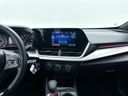 Used 2024 Chevrolet Trax RS w/ Driver Confidence Package image 4