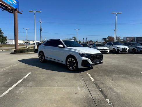 Used 2025 Audi Q8 Premium Plus image 5
