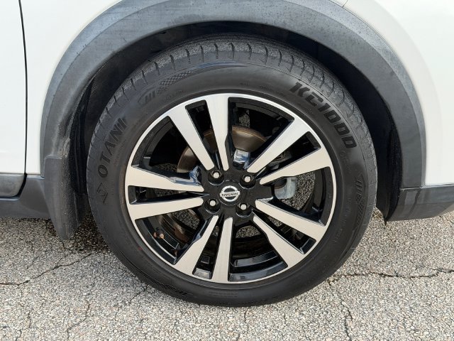 Used 2019 Nissan Kicks SV FWD image 19