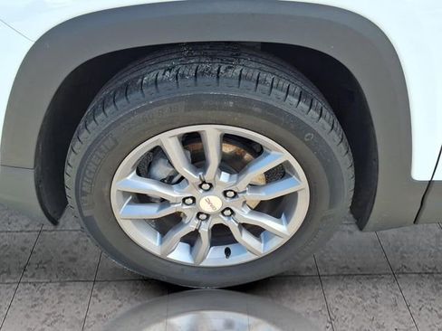 Used 2024 GMC Terrain SLT image 6