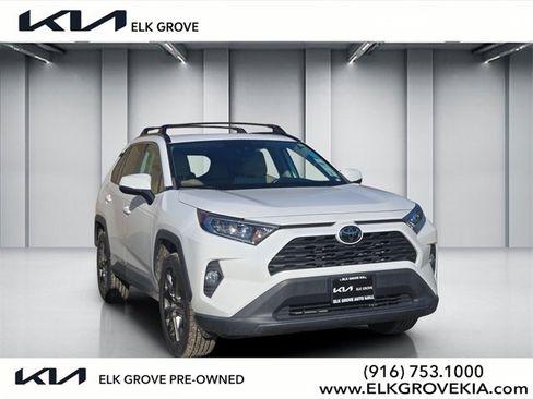 Used 2020 Toyota RAV4 XLE Premium image 1
