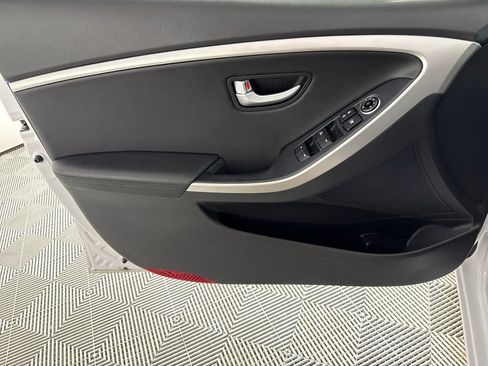 Used 2016 Hyundai Elantra GT w/ Option Group 03 image 10