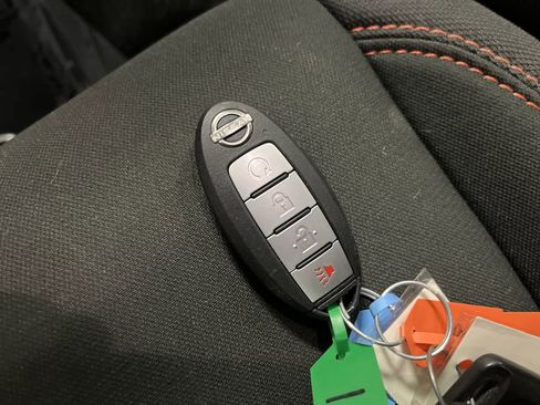 Used 2023 Nissan Frontier PRO-4X image 29