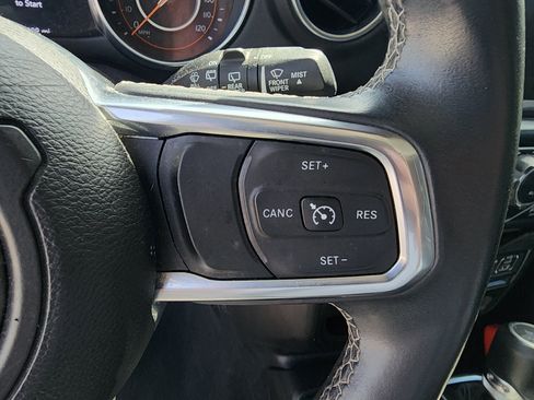 Used 2018 Jeep Wrangler Unlimited Sahara image 23