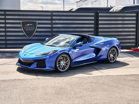 Used 2023 Chevrolet Corvette Z06 w/ Stealth Interior Trim Package RWD image 5