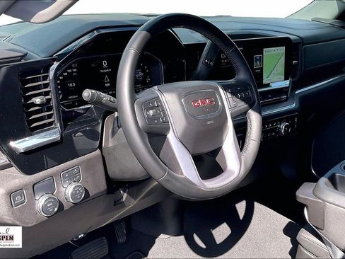 Used 2025 GMC Sierra 1500 SLT image 13