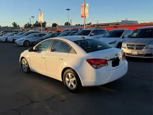 Used 2015 Chevrolet Cruze LT w/ Technology Package image 5