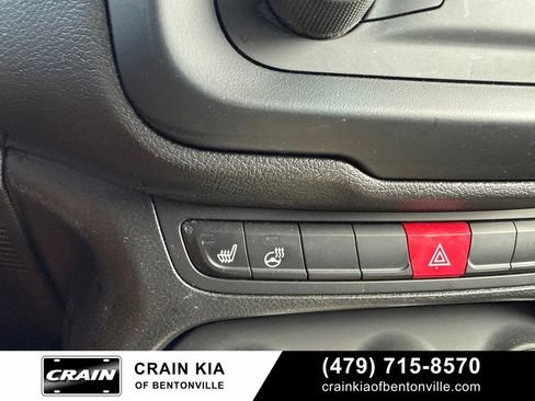 Used 2017 Jeep Renegade Latitude w/ Cold Weather Group AWD/4WD image 33