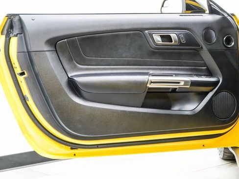 Used 2017 Ford Mustang Shelby GT350 w/ Electronics Package image 39