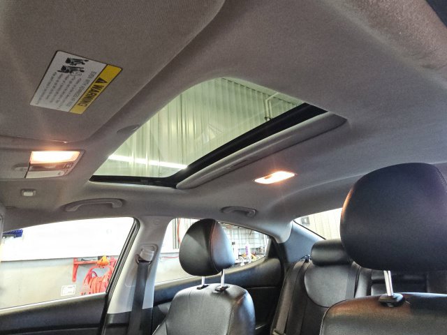 Used 2013 Hyundai Elantra Limited FWD image 25