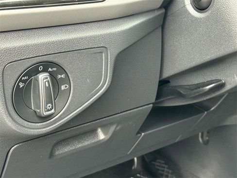 Used 2022 Volkswagen Atlas SE image 11