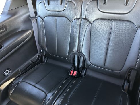 Certified 2024 Jeep Grand Cherokee L Limited w/ Luxury Tech Group II image 18