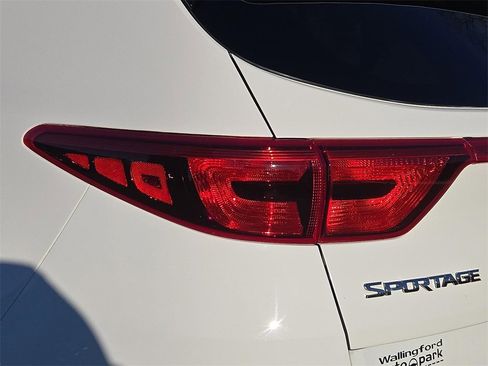 Used 2019 Kia Sportage LX image 11