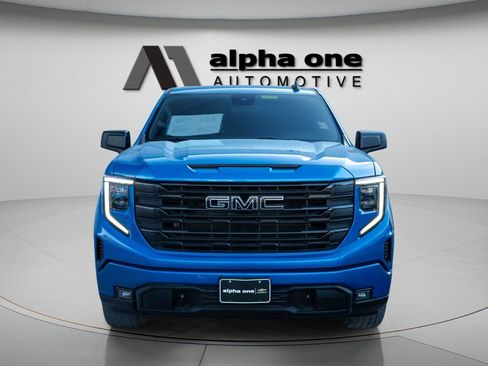 Used 2023 GMC Sierra 1500 Elevation RWD image 2