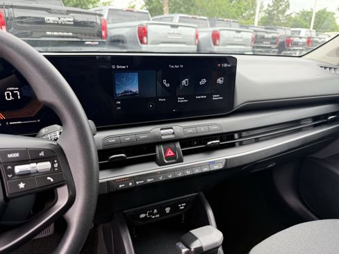 Used 2025 Kia K4 image 27