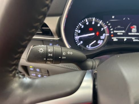 Used 2021 Toyota Highlander Limited image 18