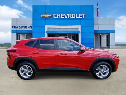 New 2026 Chevrolet Trax LS w/ LS Convenience Package FWD image 10