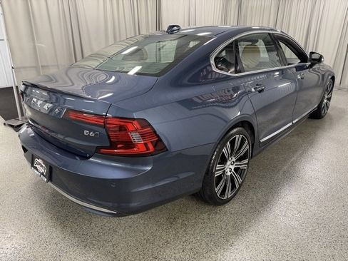 Used 2022 Volvo S90 B6 Inscription w/ Advanced Package image 4