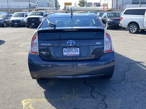 Used 2015 Toyota Prius Three image 6