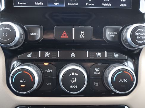 Used 2024 RAM 2500 Laramie AWD/4WD image 14
