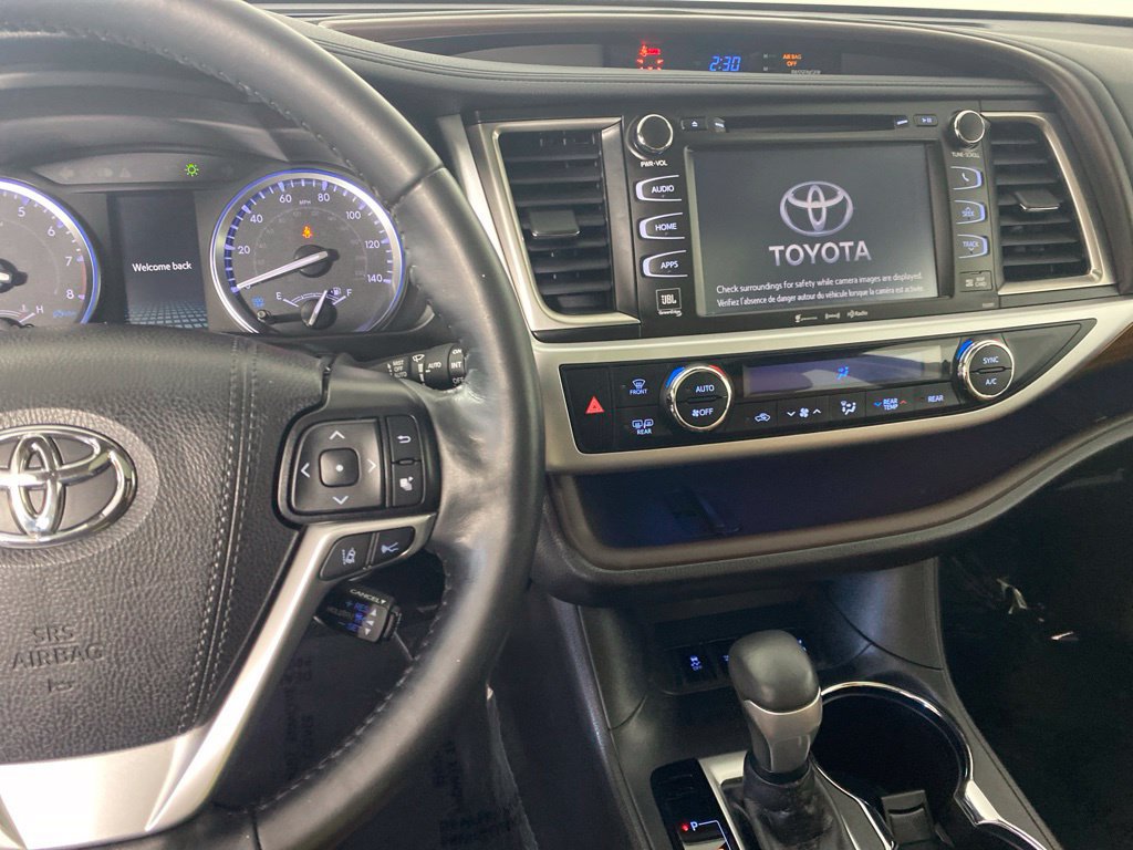 Used 2019 Toyota Highlander Limited Platinum AWD/4WD image 16
