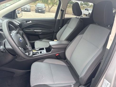Used 2019 Ford Escape SE FWD image 6