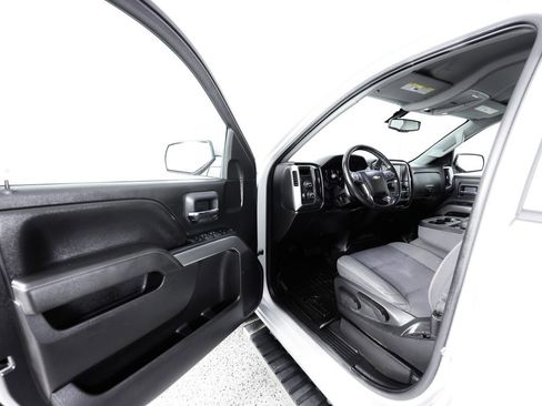 Used 2018 Chevrolet Silverado 1500 LT image 18