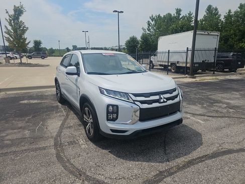 Used 2022 Mitsubishi Outlander Sport ES FWD image 3