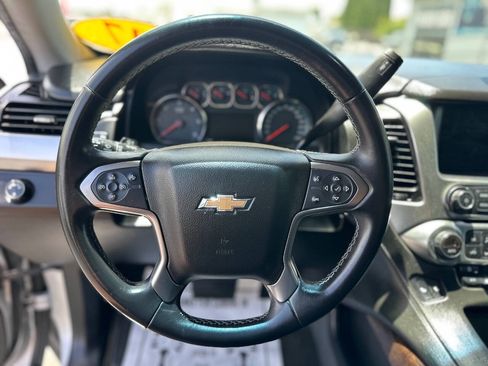 Used 2017 Chevrolet Suburban LT RWD image 12