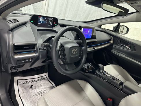 Used 2025 Toyota Prius XLE image 15