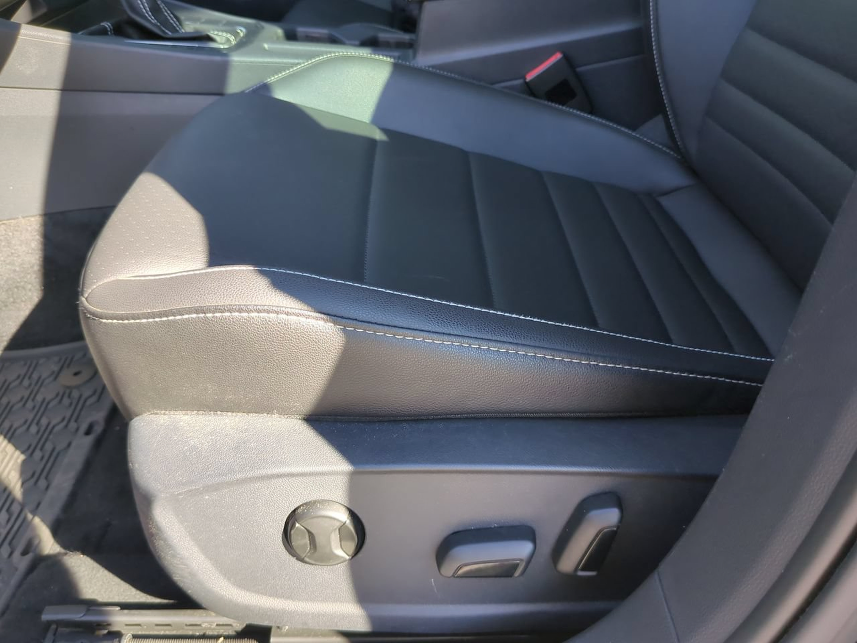Used 2023 Volkswagen Jetta SE FWD image 15