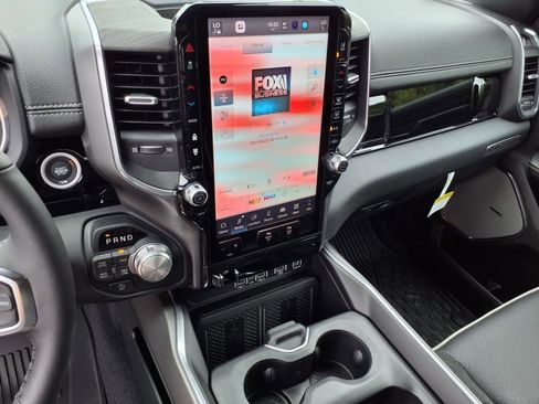 Used 2025 RAM 1500 Laramie image 15