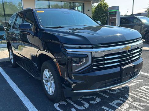 Used 2025 Chevrolet Tahoe LT AWD/4WD image 6