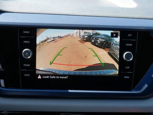 Certified 2023 Volkswagen Taos SE w/ Panoramic Sunroof Package image 36