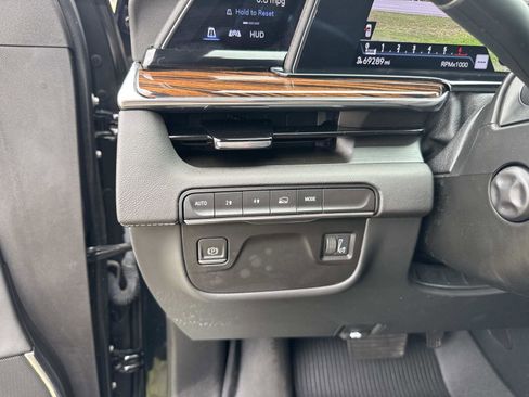 Used 2023 Cadillac Escalade ESV Premium Luxury AWD/4WD image 34