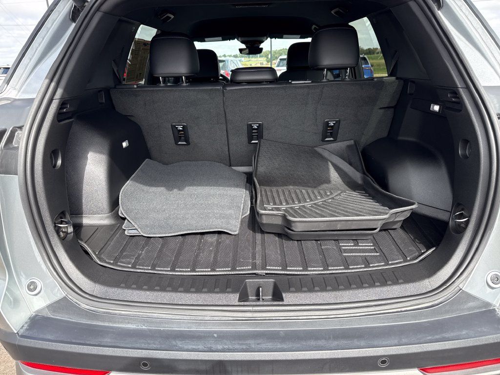 Used 2025 Chevrolet Equinox LT w/ Convenience Package II FWD image 23