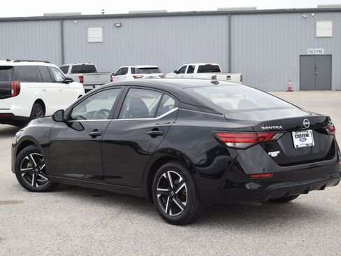 Used 2024 Nissan Sentra SV image 8