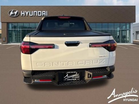 Certified 2025 Hyundai Santa Cruz Limited AWD/4WD image 4