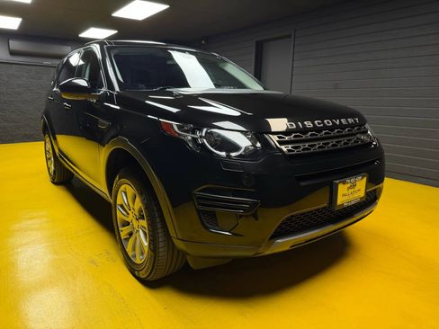 Used 2017 Land Rover Discovery Sport SE image 3