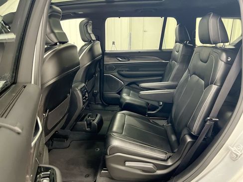 Used 2023 Jeep Grand Cherokee L Overland w/ Luxury Tech Group IV AWD/4WD image 24