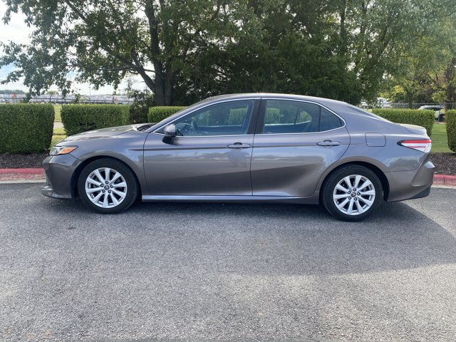 Used 2018 Toyota Camry LE FWD image 8