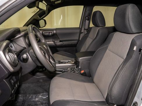 Certified 2021 Toyota Tacoma TRD Off-Road w/ Technology Package image 9