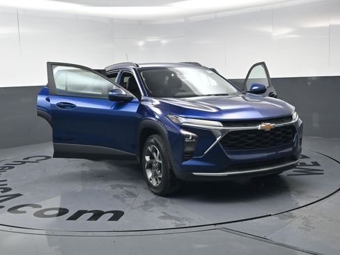 Certified 2024 Chevrolet Trax LT w/ Driver Confidence Package image 22