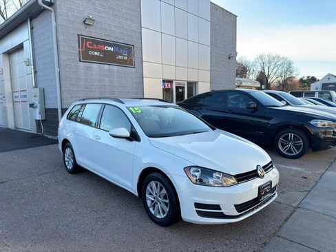Used 2015 Volkswagen Golf S image 1